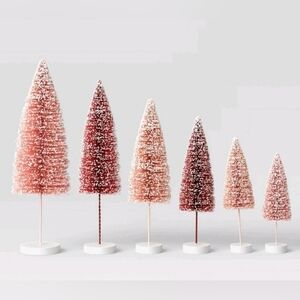 NWT 6pc Sisal Bottle Brush red pink Tree Figurine Set Christmas, Valentine's day